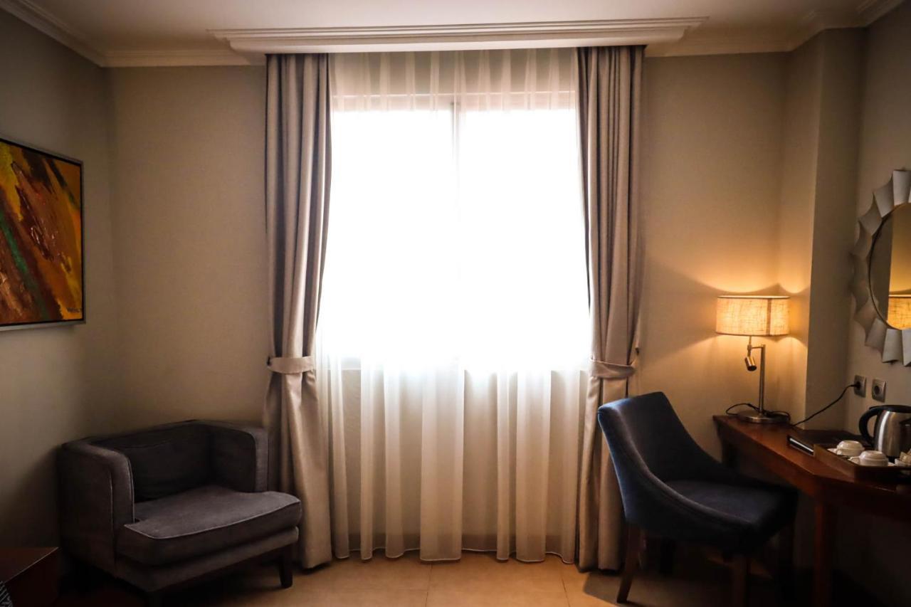 Sotis Hotel Kemang, Джакарта Екстер'єр фото